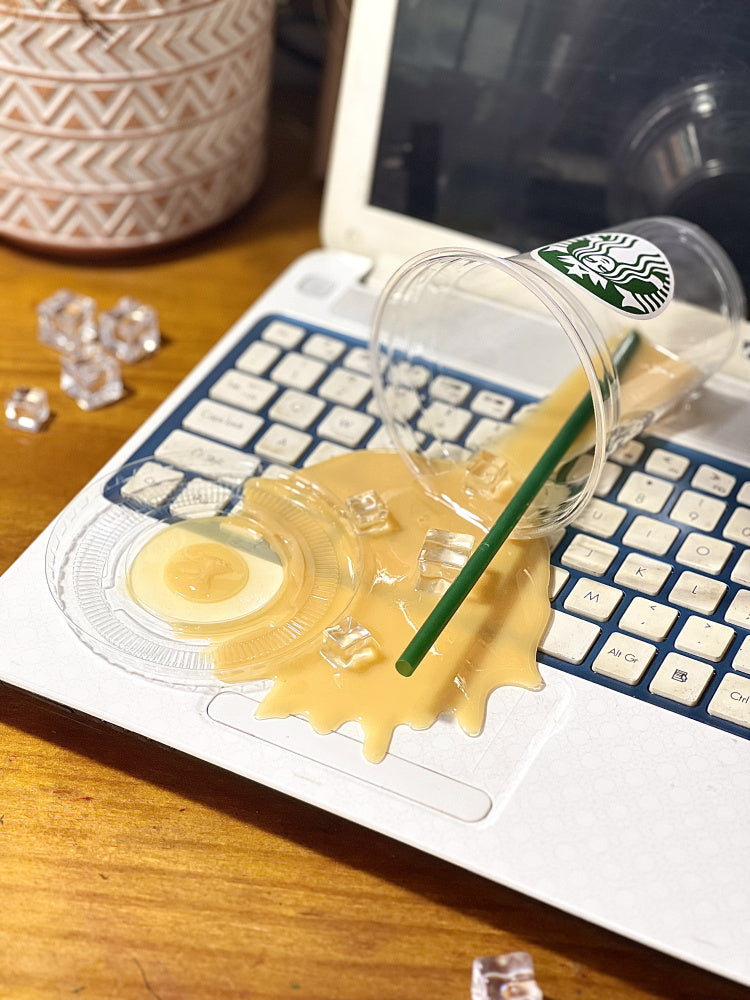 3D Simulation Spilled Drink Phone Stand - Creative Desktop Ornament & Novelty Phone Holder - Realistic Fake Soda & Coffee Cup Decor for Office and Home