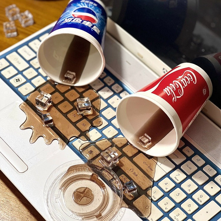 3D Simulation Spilled Drink Phone Stand - Creative Desktop Ornament & Novelty Phone Holder - Realistic Fake Soda & Coffee Cup Decor for Office and Home